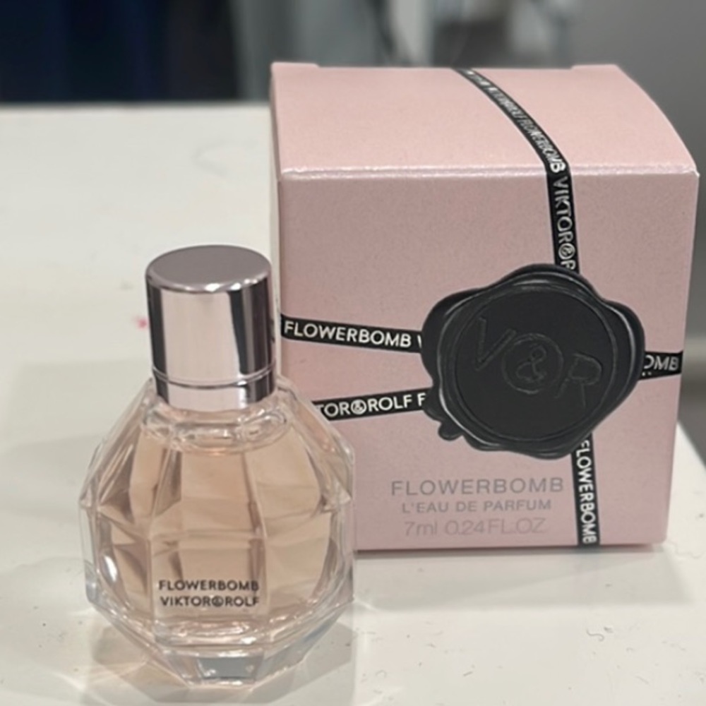 NIB Viktor & Rolf Flowerbomb EDP 7ml